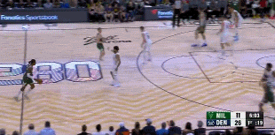 表现不俗！托里恩-普林斯9投6中&三分4中3 得到15分5助攻0失误