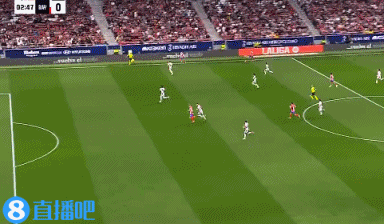 朱利亚诺-西蒙尼右路传中，后点索尔洛特力压对手炮弹头槌破门！