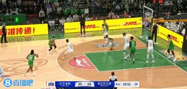 外线开炮！威尔斯再中三分 辽宁一节半6记三分创本轮系列赛新高